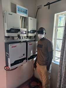 Pv18 VPK 220VAC 230VAC CE ฯลฯ เครื่องแปลงไฟฟ้าคลื่นไซน์บริสุทธิ์แบบออฟกริด เฟสเดียว พลังงานแสงอาทิตย์ 5 กิโลวัตต์ PV1800 VPK โซลาร์ 5 กิโลวัตต์ PV1800 VPK - Product Image 3