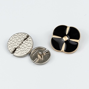 Round Plastic Snap <b>Button</b> with Embossed Pattern Magnetic Closure Green Color Classic Style - Product Image 4