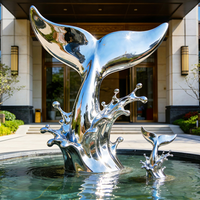 Sculpture en acier inoxydable en forme de queue de baleine, effet miroir, thème marin, statue d'art métallique pour complexe hôtelier, piscine, immobilière