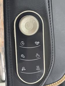 Poltrona Massaggiante di Lusso 3D a Gravità Zero Shiatsu per Corpo e Gambe, Portatile, Stile Moderno, Pieghevole, in Pelle, con Funzione Riscaldante per Piedi e Mani - Product Image 6