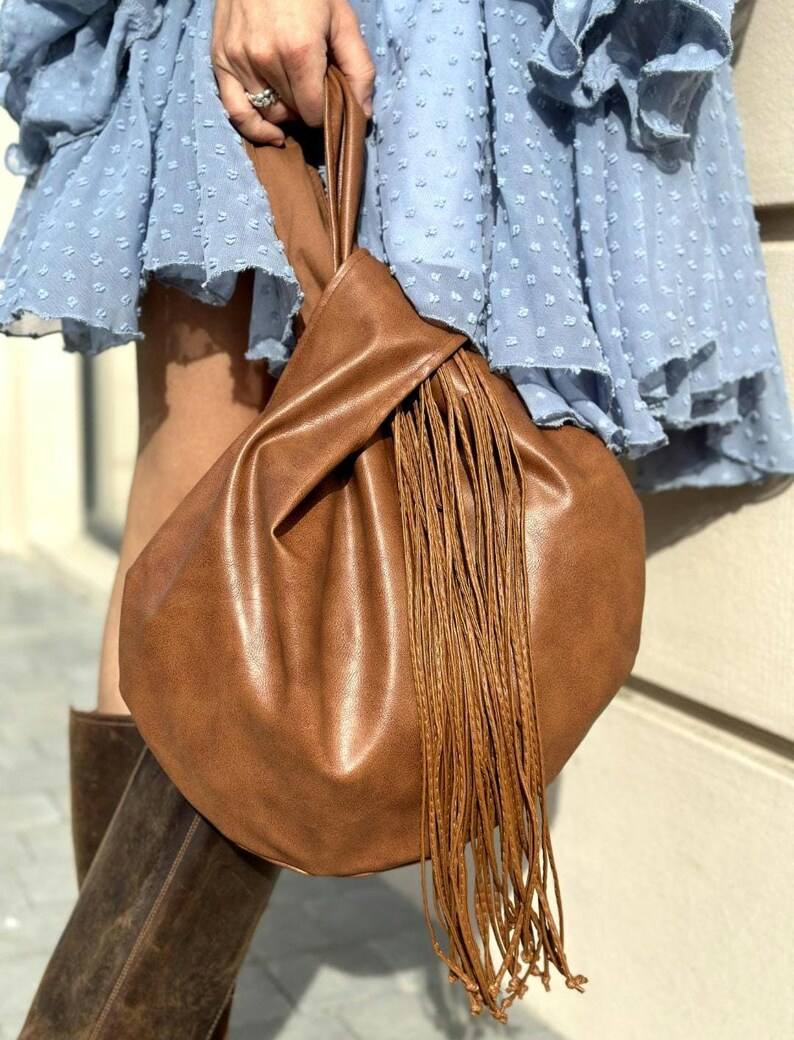 สีน้ำตาล