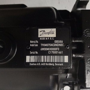 Bomba de Pistones Axiales Danfoss T90L100MA1NN80F3C7E03MKX383824 200 Lpm 1500 Bar, Bomba Hidráulica de Hierro Fundido - Product Image 1