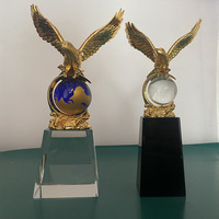 Trofeo de Cristal de Águila Dorada Pulida Premium Personalizado de Fábrica, Elegante Trofeo de Cristal Artístico Estilo Personaje de TV/Cine