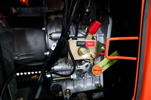 घरेलू उपयोग के लिए मजबूत पावर वाले पोर्टेबल छोटे एसी 3 चरण सुपर साइलेंट डीजल जेनरेटर 5 6 8 10 किलोवाट 20 केवीए डीजल जेनरेटर - Product Image 4