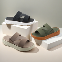 Sandales OLICOM OEM avec logo personnalisé d'usine Sandales pour hommes avec soutien de la voûte plantaire Chaussons à glissières personnalisés confortables et respirants à semelle épaisse en EVA