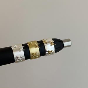 Bague ouverte simple et haut de gamme en métal brossé pour femme, bague exquise et polyvalente - Product Image 5