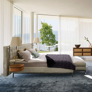 Lit en tissu minimaliste italien haut de gamme, en coton et lin, avec détails en pompons, pour villa, penthouse, chambre principale et maison de luxe - Product Image 3