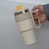 Vaso Térmico de Acero Inoxidable de 720ml con Diseño Clásico de Béisbol, Ecológico, Aislamiento Térmico de 6-12 Horas, Seguro para Agua Hirviendo, con Pajita