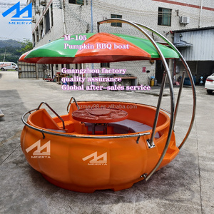 Divertissement BBQ Donut Boat Water Floating Restaurant pour 6-8 personnes LLDPE Plastic & Steel Material for Family BBQs - Product Image 1
