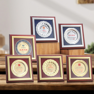 Tùy chỉnh thân thiện vớ<span class=keywords><strong>i</strong></span> mô<span class=keywords><strong>i</strong></span> Vàng tấm tròn Màu đỏ gỗ Kẽm hợp kim Laser khắc giấy chứng nhận mảng bám vớ<span class=keywords><strong>i</strong></span> in UV - Product Image 3