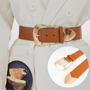 Vente d'usine <span class=keywords><strong>Ceinture</strong></span> élastique en cuir PU pour femmes Couleur noire avec grande <span class=keywords><strong>boucle</strong></span> en alliage d'or Motifs en relief Prix bon marché - Product Image 1