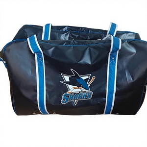Grand sac de sport en PVC noir avec sangles blanches et bleues et logo personnalisé - Product Image 3