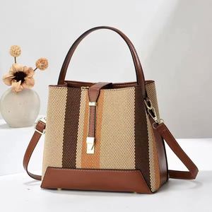 Bolsa de lujo para mujer, estilo saco, modelo de verano versátil, con forro de poliéster y revestimiento de PU, fabricada directamente en - Product Image 6