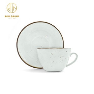 ถ้วยกาแฟเซรามิกทรงกลมสีขาวและจานรองแก้วพอร์ซเลน - Product Image 4