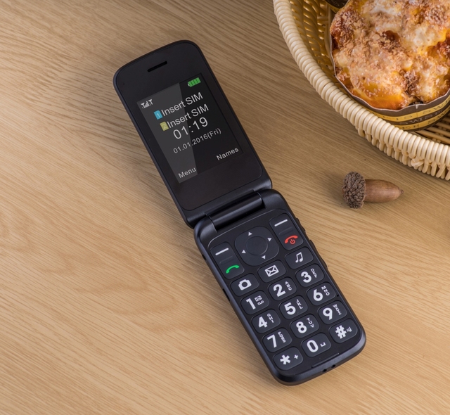 Low Price 4g Flip Oem Phone China Mobile Phone 2.4inch Unlocked Big Font Large Key Elderly Phone