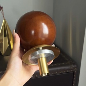 Lámpara de Pared Moderna Minimalista de Nogal Oscuro, Estilo Wabi-Sabi Retro, Luz LED de Fondo para Dormitorio Nórdico, Pasillo o Mesita de Noche - Product Image 2