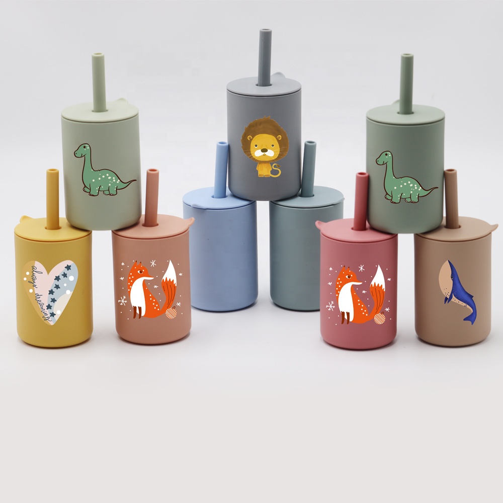 Силиконовая чашка с трубочкой и крышками