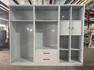 Armoire moderne de luxe en métal avec portes battantes thermolaquées, accents dorés, portes miroir et tiroirs de rangement - Product Image 6
