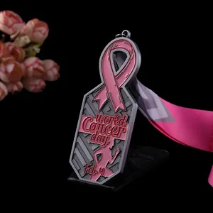 Weiche Emaille rosa Welt Brustkrebs Tag Medaille für Frauen