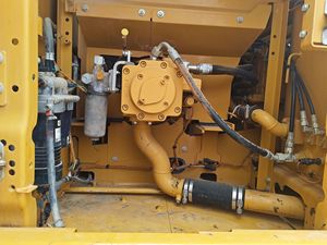 Excavatrice CAT323 d'occasion à prix avantageux, Caterpillar 323D2L, 23 tonnes, engin de construction, moteur d'origine, pour travaux de terrassement et d'exploitation minière - Product Image 5