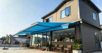 Tenda da Sole Elettrica Retrattile Resistente con Opzione Luce LED Integrata per Giardino e Bordo Piscina