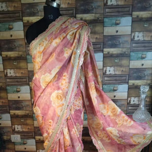 Saree en soie imprimé floral rose élégant bordure en dentelle dorée haute qualité indien pakistanais traditionnel moderne vêtements ethniques pour adultes - Product Image 1