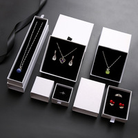 Boîte à bijoux élégante de style tiroir avec support d'insertion en mousse Logo et taille personnalisés pour une utilisation au détail ou en cadeau