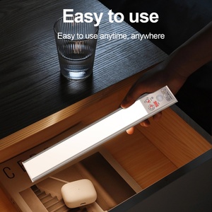Luz de Gabinete con Sensor de Movimiento, Moderna, Recargable, para Dormitorio, Luz LED de Pared con Sensor de Movimiento para Gabinete - Product Image 5