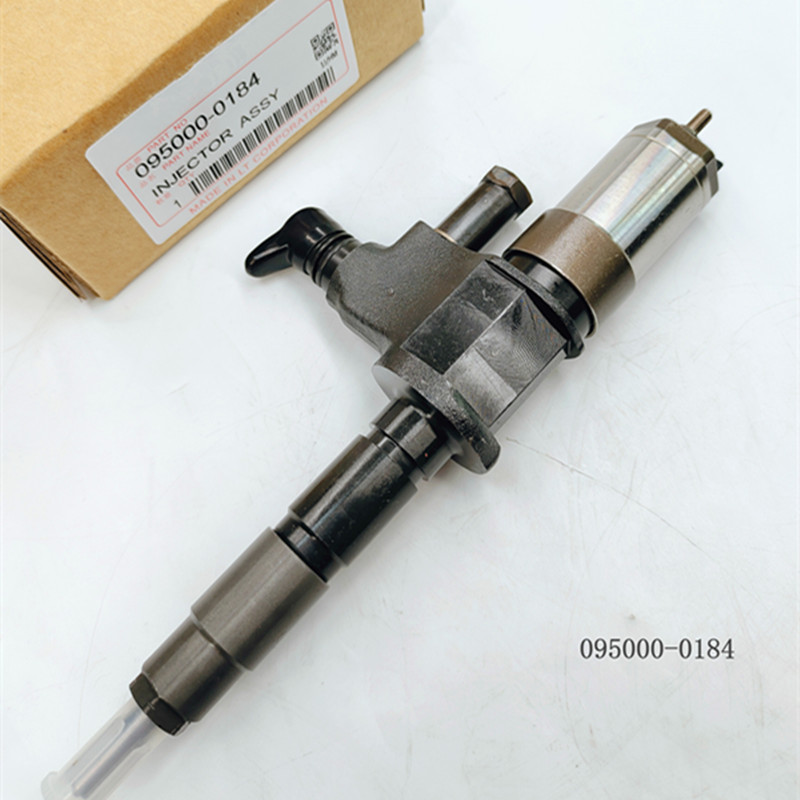 High Quality Diesel Engine Fuel Injector 095000-0180  Common Rail Fuel Injector 095000-0184 For NISSAN MD92 16650-Z6005
