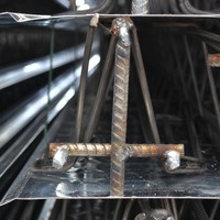Plateforme de plancher en treillis d'acier galvanisé durable et optimisée pour conteneurs, logistique facilitée pour les projets de construction internationaux