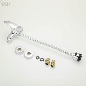 Grifos mezcladores de cocina modernos montados en la pared S21 Grifos de fregadero de latón con caño giratorio de 360 grados Pulverizador frío y caliente - Product Image 2