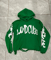 Hoodie court personnalisé streetwear avec logo 3D en mousse, en molleton 100% coton, coupe éco-responsable, coupe-vent, sans cordons, ourlet brut, effet bouffant, pour homme