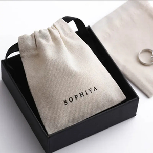 Pochette promotionnelle personnalisée en coton mousseline bio, écologique et recyclable, petit sac en toile de calicot blanc avec cordon de serrage, sérigraphié - Product Image 5