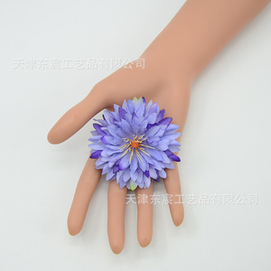 ดอกเบญจมาศประดิษฐ์จาก Dongchen Crafts ดอกไม้ผ้าไหมตกแต่งงานแต่งงานและของตกแต่งบ้าน - Product Image 2