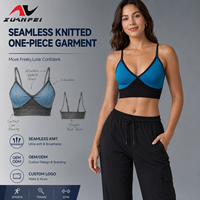 Combinaison de yoga sans couture pour femme, avec découpe sous la poitrine, bretelles croisées au dos et séchage rapide, idéale pour la gym et l'entraînement physique.