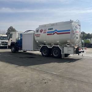 Camion citerne HOWO 371HP 8x4 |   Transport de Diesel et d'Essence de 20 m |   Boîte de vitesses manuelle |   Unité de carburant mobile pour Centra - Product Image 5