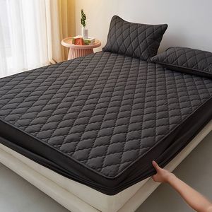 Toptan Su Geçirmez Polyester Kapitone Kalınlaştırılmış Çarşaf Alezi Nefes Alabilen Yumuşak Düz Renk Derin Cepli - Product Image 5