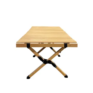 उच्च गुणवत्ता वाली हल्की बीच की लकड़ी उत्कृष्ट बनावट वाली फोल्डेबल एग रोल फोल्डिंग पिकनिक टेबल