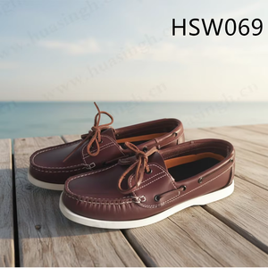 รองเท้าลำลอง LXG รุ่น HSW069 สีเบอร์กันดี สไตล์รองเท้าเดินเล่นสำหรับกิจกรรมชุมชน ผลิตที่สิงคโปร์ พื้นยางสีขาวแบบเรียบ ทนทาน - Product Image 2