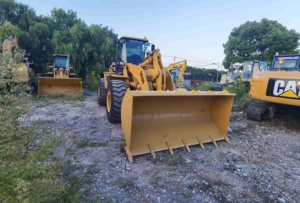 Chargeuse frontale Caterpillar 966H B F G, modèle 2015, 3000 heures, capacité nominale de 6 tonnes, offrant une conduite confortable et une puissance élevée. - Product Image 6