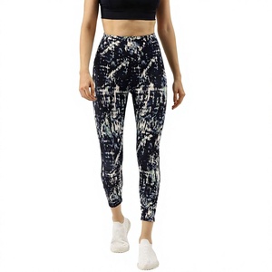Leggings de yoga sans couture pour femmes, imprimés numériquement sur mesure, taille haute, avec motif forestier, élastique à la taille - Product Image 1