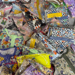 Pijama de Verão de Bambu para Crianças em Estoque, Pronta Entrega, Macacão de Bebê de Bambu com Zíper, Pacote Misterioso de Pijama de Bebê de Bambu com Estampa de Personagens Ocidentais - Product Image 4