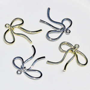 Pendentif nœud géométrique irrégulier en alliage de zinc plaqué or et argent, pour chaîne de téléphone DIY et breloque de sac, Été 2024, Origine Jinhua - Product Image 1