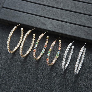 Grandes boucles d'oreilles créoles de style célébrité en laiton plaqué or, motif géométrique en C élégant, haut de gamme et naturel, exagérées - Product Image 5