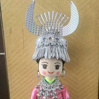 Poupée traditionnelle en bois faite à la main Diays Yours, costume chinois Miao Hmong, poupée des minorités, mode folklorique verte