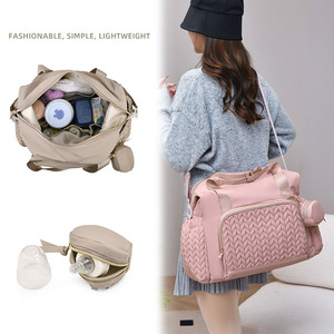 Sac de rangement bandoulière grande capacité pour voyage en extérieur, sac à langer pour maman avec pochette pour sucette et accessoires bébé - Product Image 3