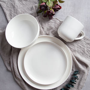 Vaisselle en céramique blanche personnalisée pour les restaurants, les hôtels, type Moonshine, y compris des assiettes, des services de table pour la soupe, pour le <span class=keywords><strong>d</strong></span>îner - Product Image 1