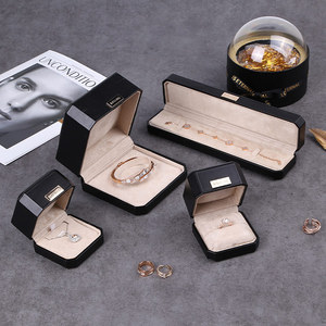 Boîte à bijoux en cuir PU avec charnière en plastique noire octogonale de petite taille personnalisée Boyang - Product Image 4