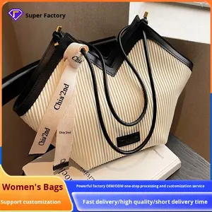 Nouveau Sac Fourre-tout Grande Taille à Rayures Verticales et Cœur, Style Décontracté Français et Coréen, Sac à Bandoulière pour Femme en Polyester avec Fermeture Éclair 2025 - Product Image 3