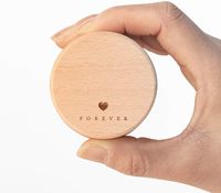 Urne funéraire pour animaux de compagnie en bois de hêtre avec boîte intérieure transparente en acrylique, urne de crémation pour animaux de compagnie gravée en forme de cœur, pour les cendres de chiens et de chats, souvenir commémoratif